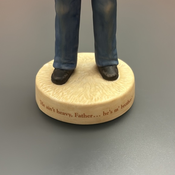 Brothers Figurine piggy back ride by Father Flanagan “He ain't heavy, Father…” - Picture 4 of 8